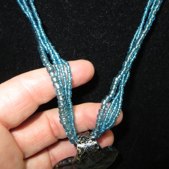 Lifestyle Studios Beaded necklace and earrings - Picture 11 of 13